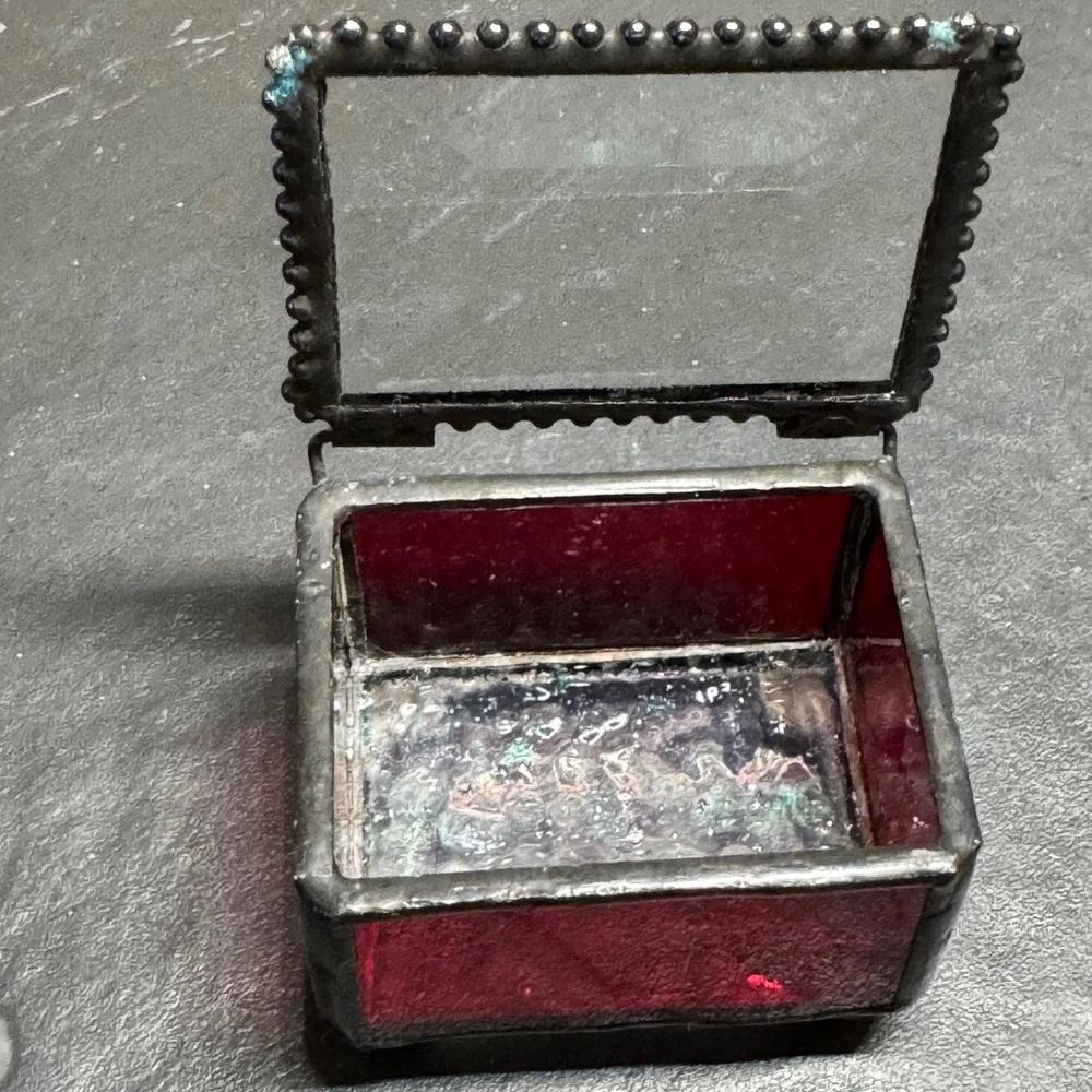 Vintage‎ Red Stained Glass Trinket Ring Box Beveled Lid Ruby Keepsake Box